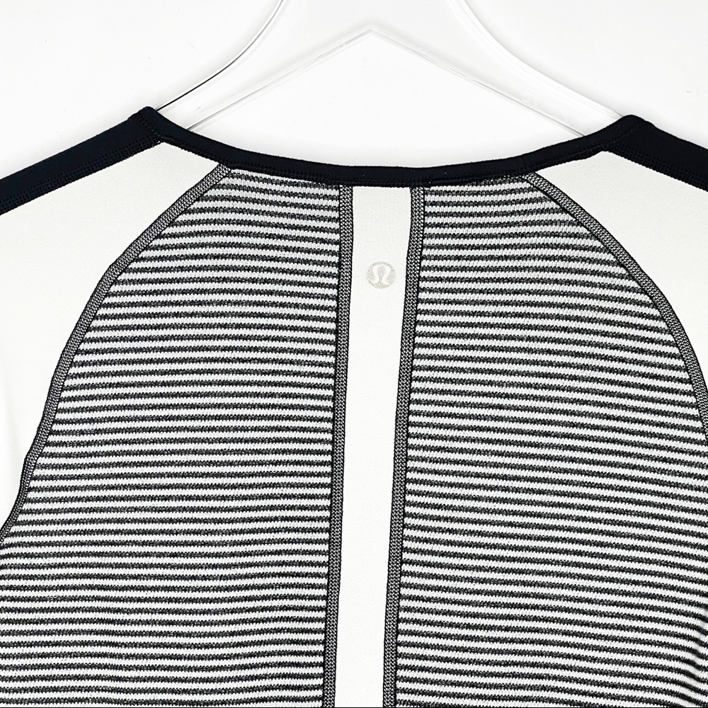 Lululemon Runder Under Reversible Tee - Picture 11 of 13